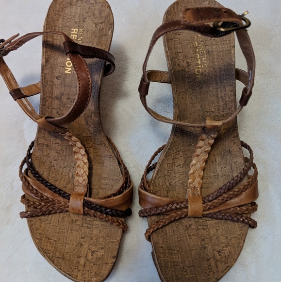 Kenneth Cole Reaction sandals. - Picture 4 of 7